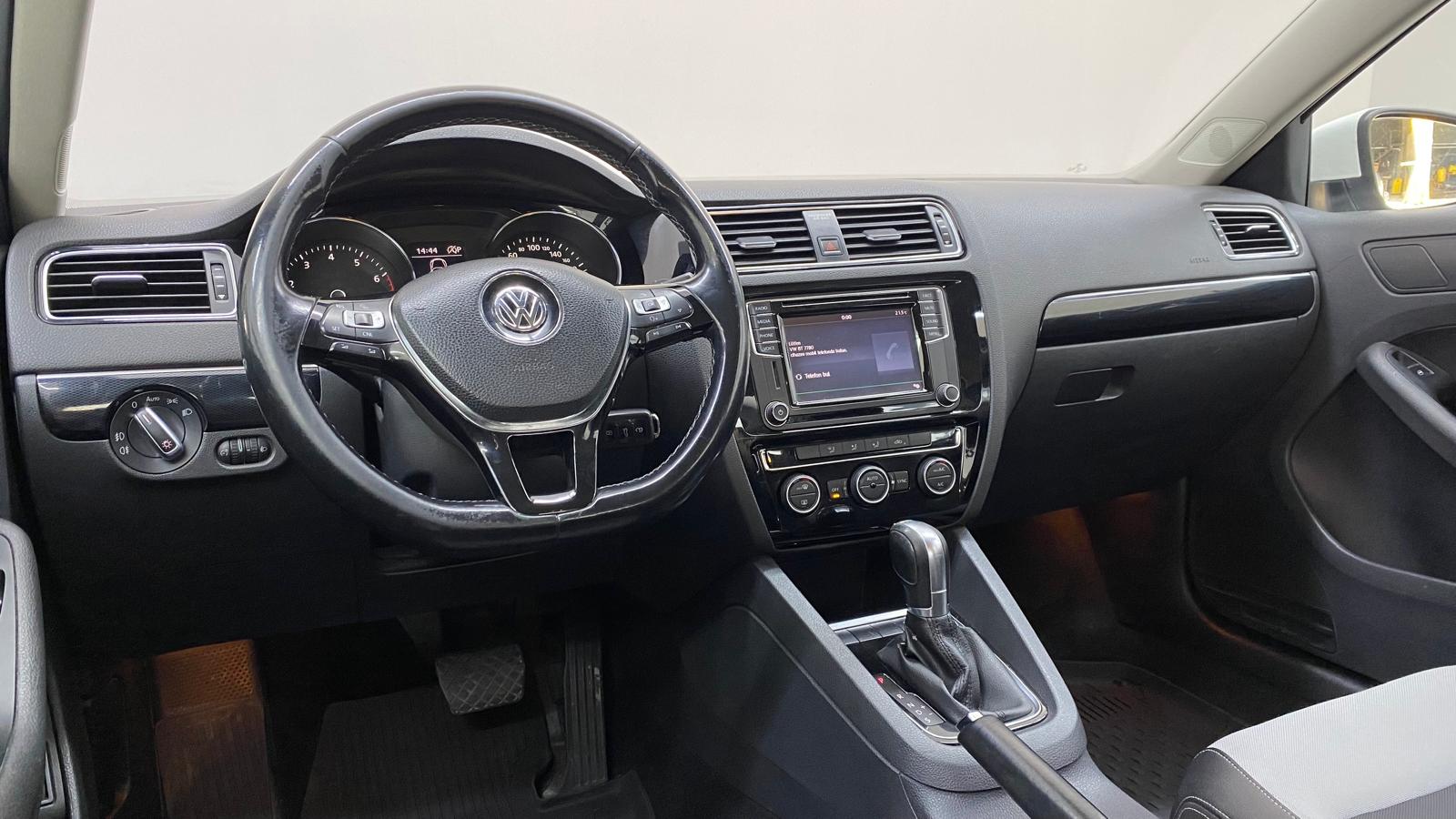 VOLKSWAGEN JETTA 28